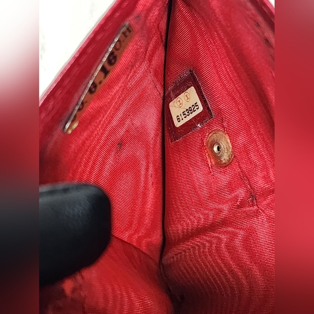 💯 % Authentic Vintage Chanel  red Leather Wallet - Picture 10 of 16